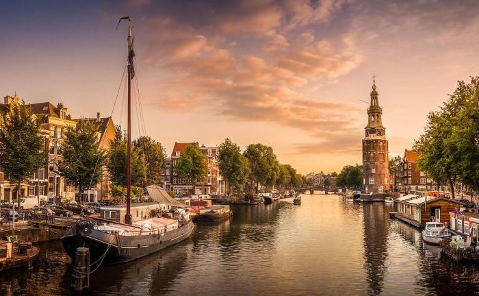 Amsterdam-700x432